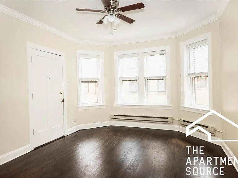 3824 N Greenview Ave #2W — Photo 2