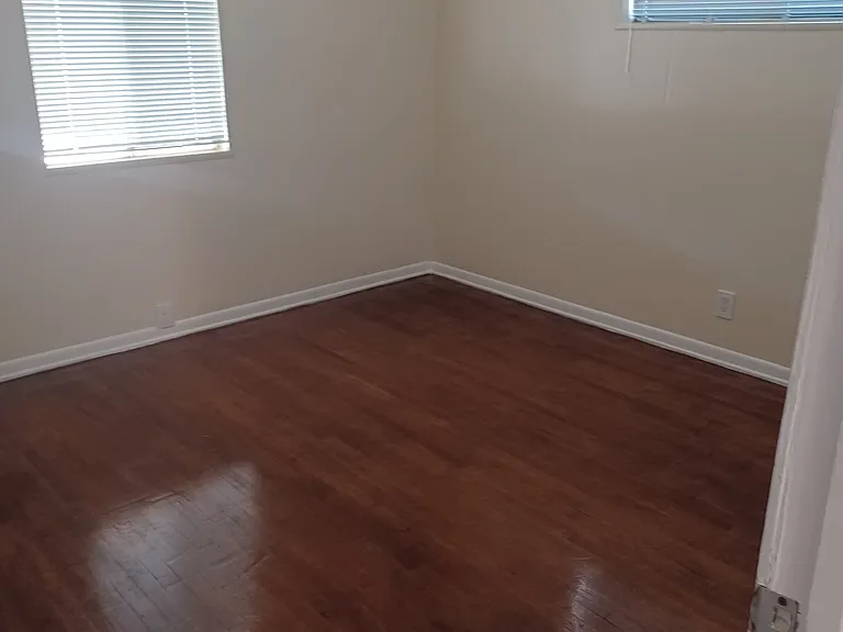 10847 Saticoy St — Photo 17