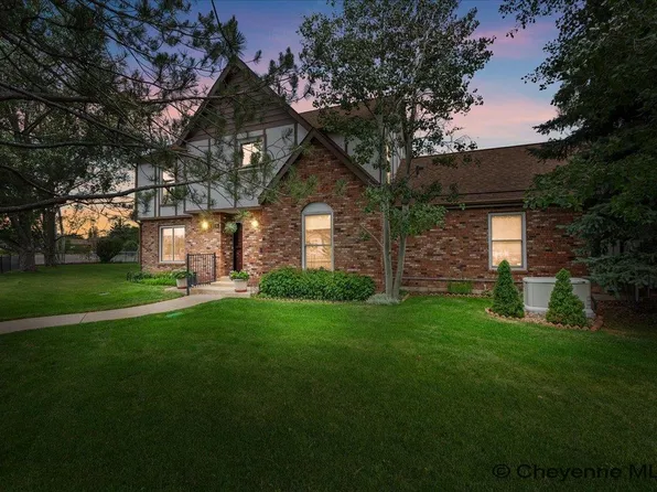 916 Frontier Park Ave, Cheyenne, WY 82001