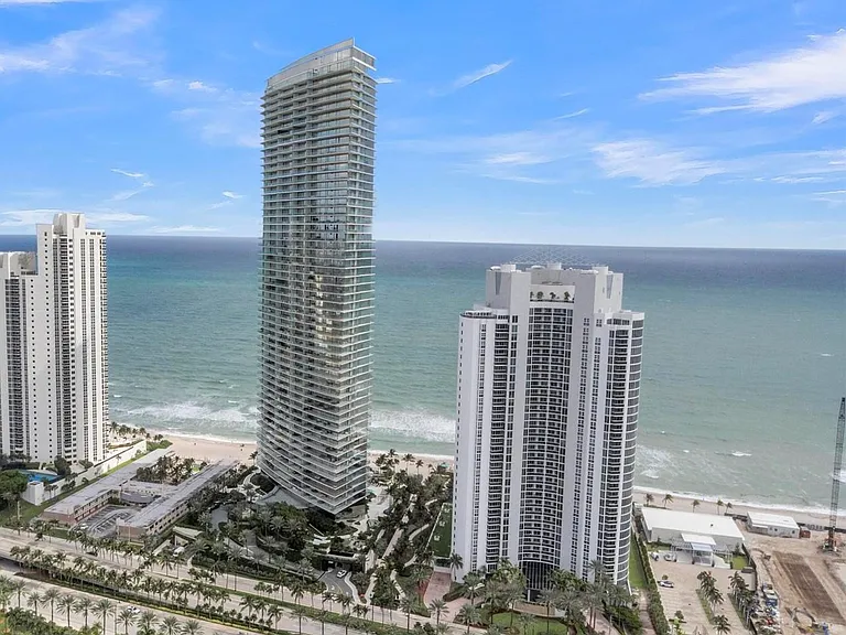 18975 Collins Ave #14000 — Photo 17