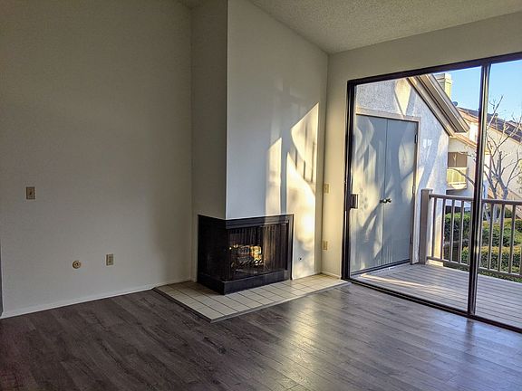 3rd image of 10560 Lakeside Dr N Unit H