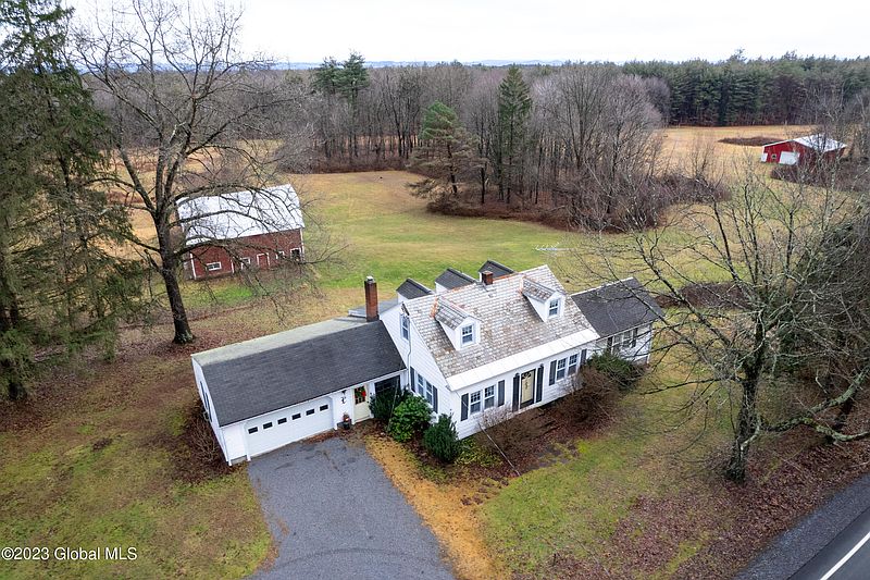 2nd image of 264 Fortsville Road