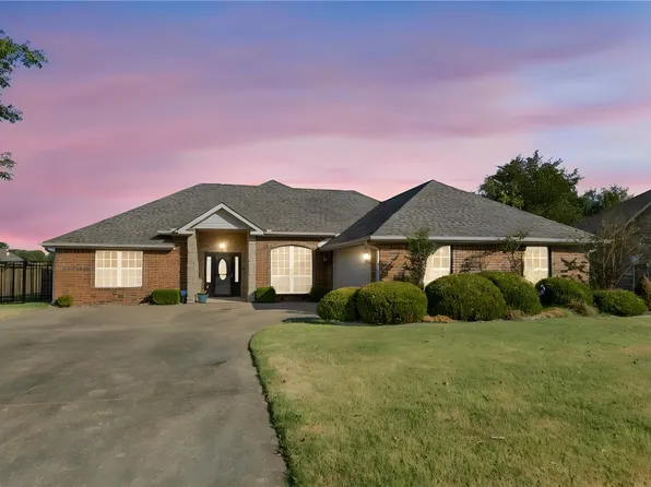 11199 Bear Dr, Farmington, AR 72730