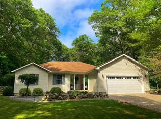 282 Groton Long Point Rd, Groton, CT 06340