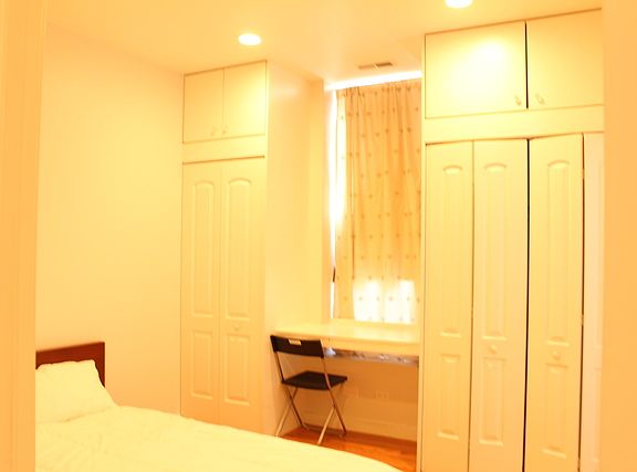 5th image of 3232 S Emerald Ave #2