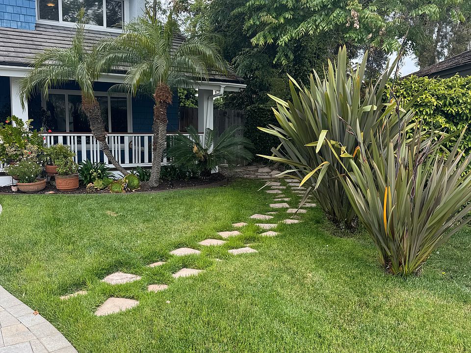Studio entrance walkway, steps to the side of house