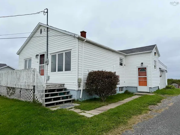 174 Maclean St, Cape Breton, NS B1A 6R3