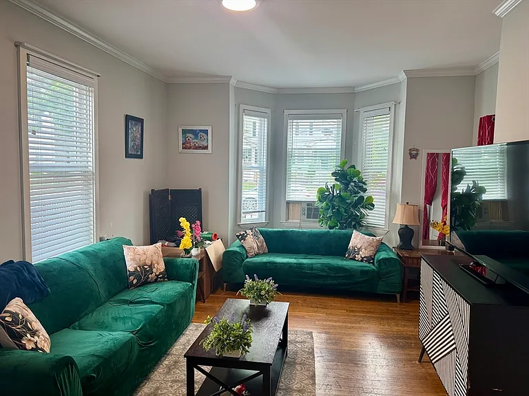 91 Foster St #1 — Photo 1
