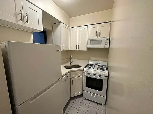 Rented by Guidance Realty Corp. | media 3