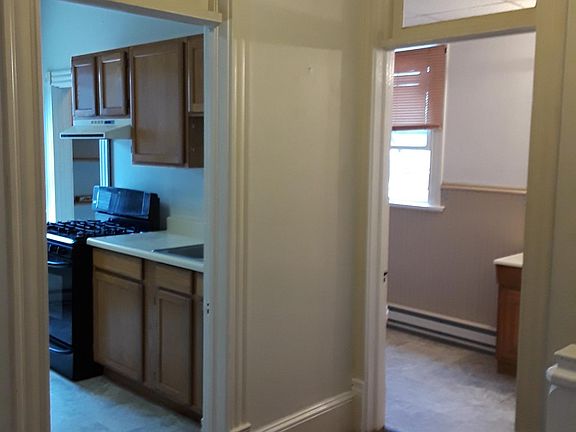 3rd image of 808 1/2 S Allin St