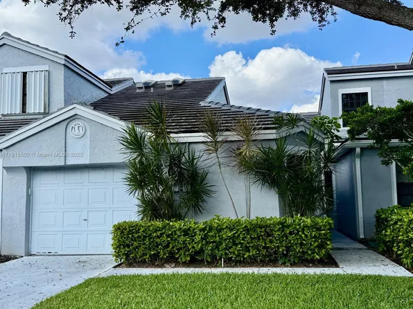 8449 NW 78th Ct, Tamarac, FL 33321