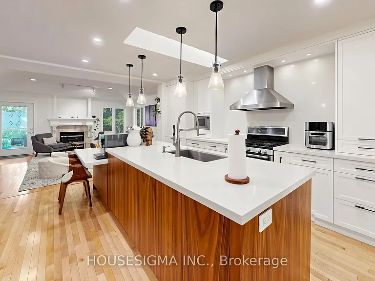 69 Holyrood Ave — Photo 12