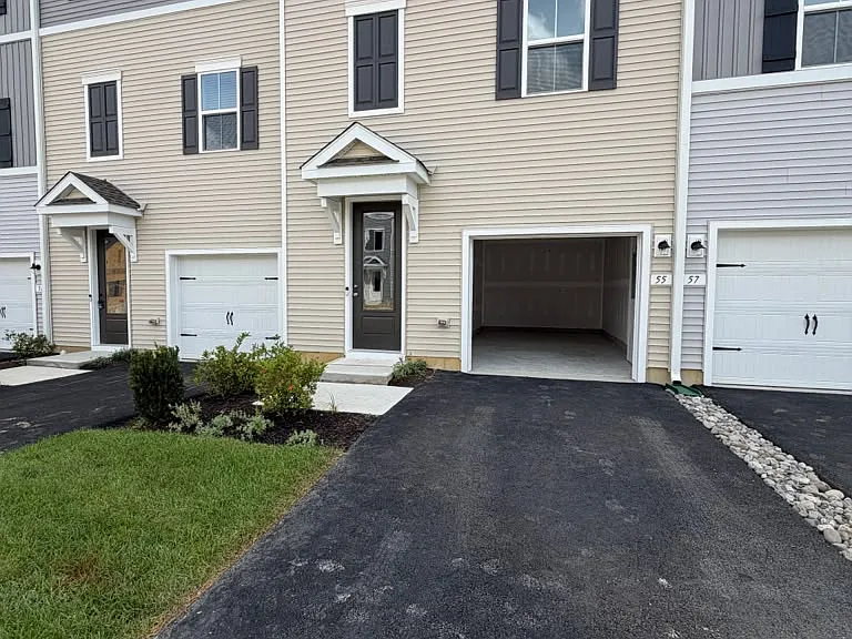 55 Silverbell Ave — Photo 1