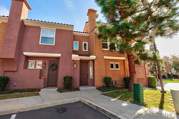 1380 Sky Ridge Ct — Photo 4