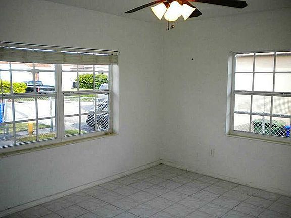 5th image of 270 NW 58th Ct