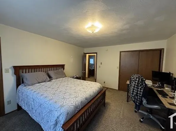 430 E Packer Ave, Pittston, PA 18643