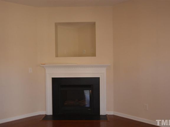 4th image of 1203 Briarwood Dr