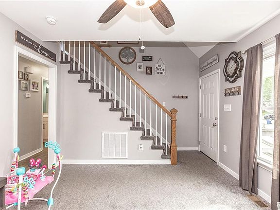 3rd image of 3101 S Ridge Rd