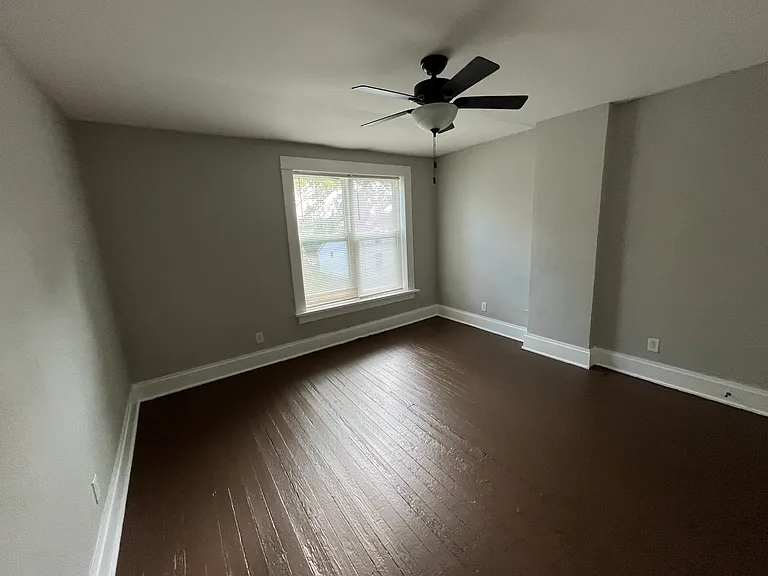 149 N Guilford Ave — Photo 8