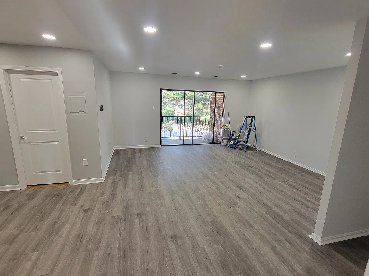 2 bed, 1021 sqft, $2,450 — Photo 1