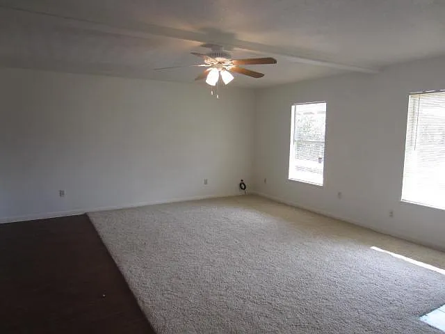 7706 Meadowview Ln — Photo 9