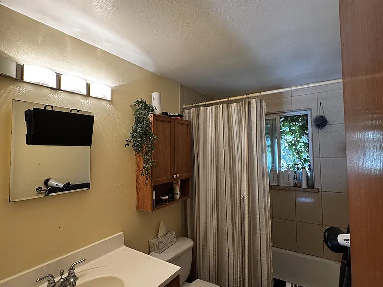 1387 Vance St — Photo 16