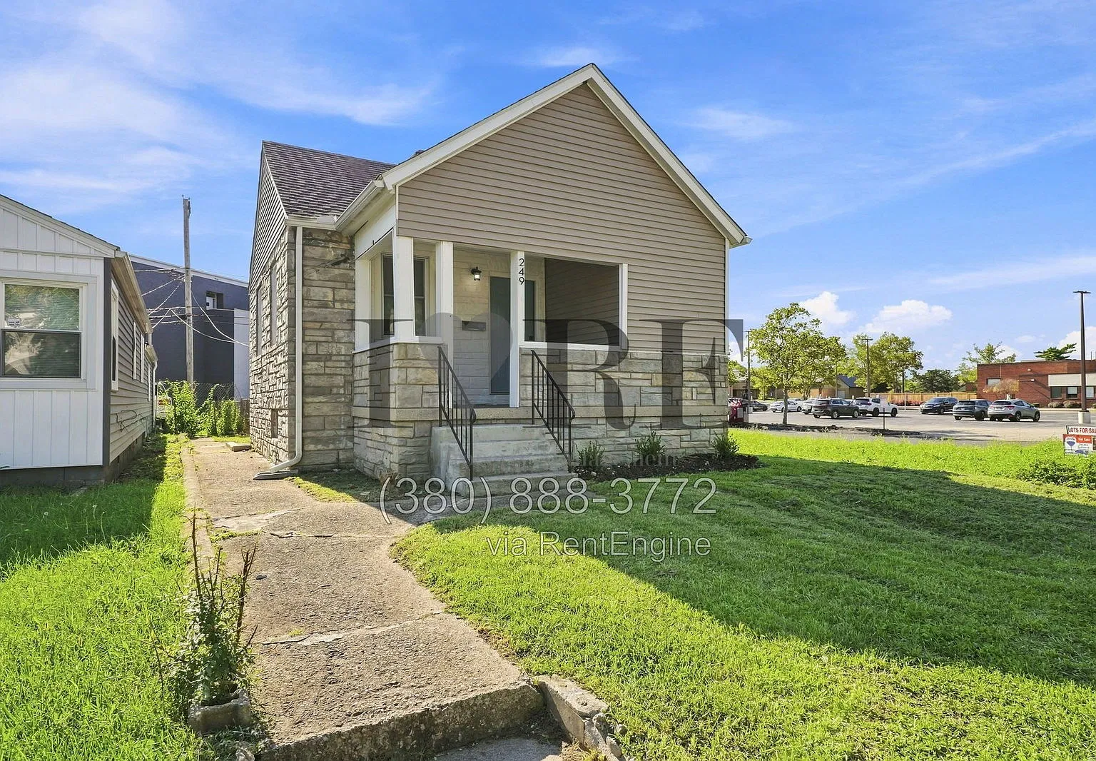 2 bed, 1.0 bath, 680 sqft, $1,249 — Photo 1