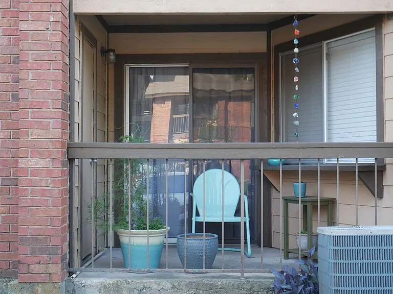Englebrook Apartments — Photo 25