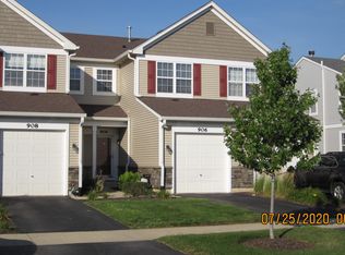 906 Genesee Dr #0, Naperville, IL 60563