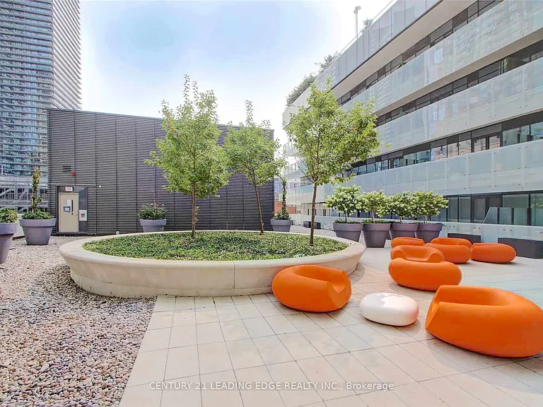 1 Bloor St E #3308 — Photo 38