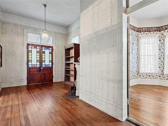 24th image of 701 1st St