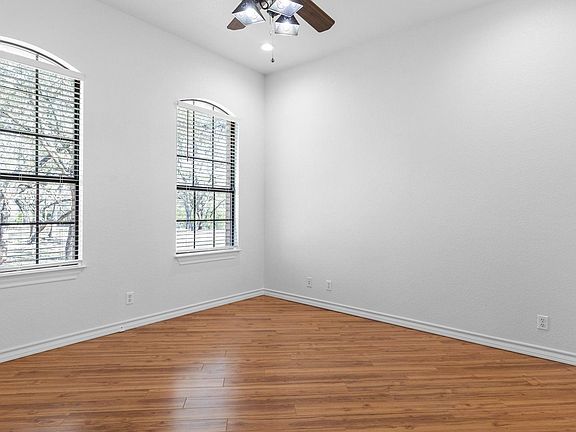 5th image of 10808 Dedeke Dr