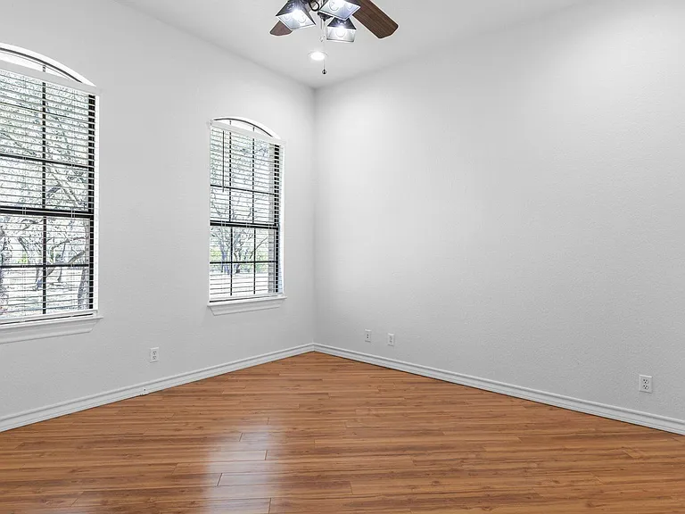 10808 Dedeke Dr — Photo 5