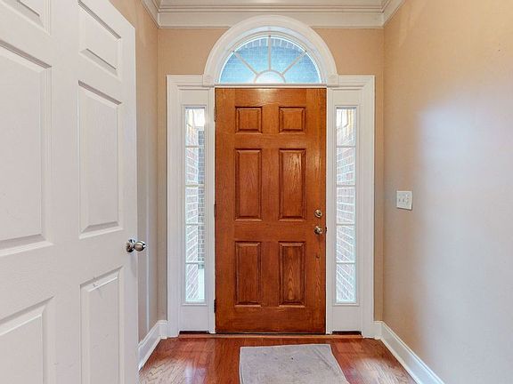 3rd image of 1011 Cascade Falls Dr