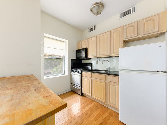 2nd image of 59 Saint Marks Pl #2A