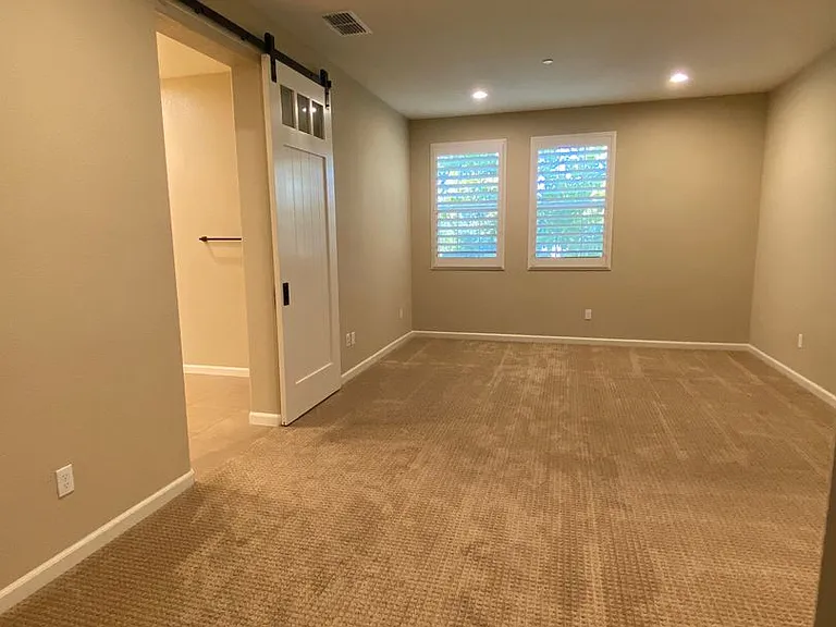 1053 Catalina Dr — Photo 12