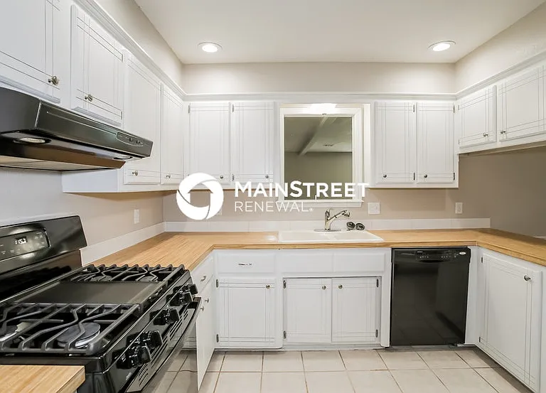 3104 Saint John Ave — Photo 5