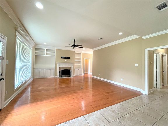 5th image of 5718 Parkknoll Place Dr