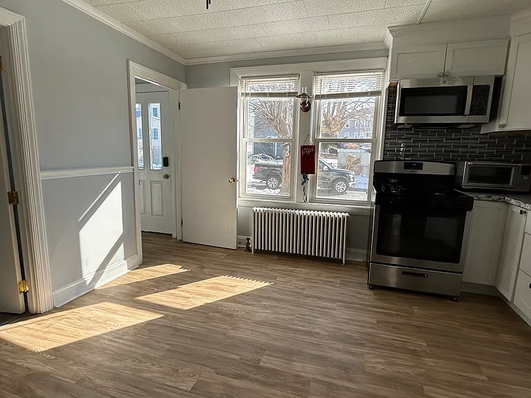 52 Monroe Ave #1 — Photo 5
