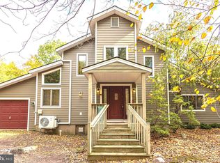 15 Hickory Rd, Lake Harmony, PA 18624