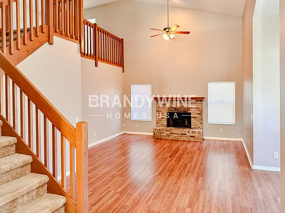 3rd image of 2114 Heatheroak Dr