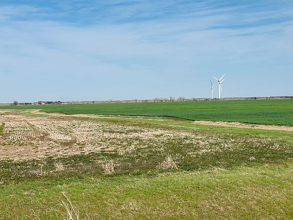 2nd image of 10 E Union Rd