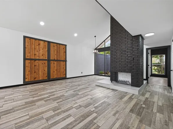 2129 Lake Village Dr, Humble, TX 77339