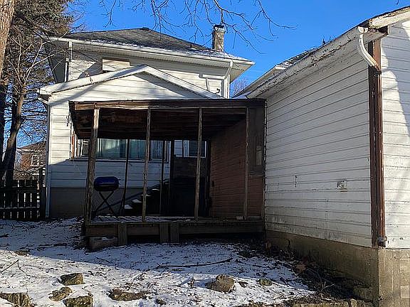 5th image of 1330 S Oak Ave