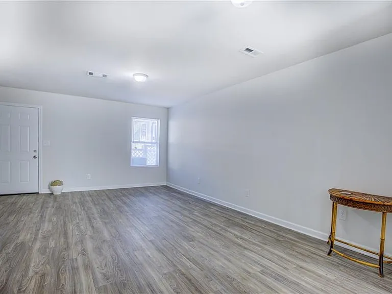 2340 Beaver Ruin Rd #15 — Photo 4