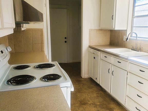 4th image of 2811 Lisa Ln