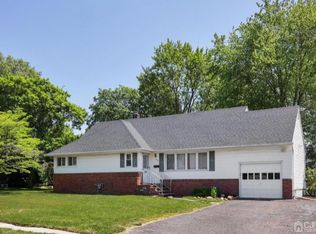 52 Farms Road Cir, East Brunswick, NJ 08816