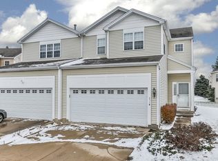 657 Fieldcrest Dr UNIT B, South Elgin, IL 60177