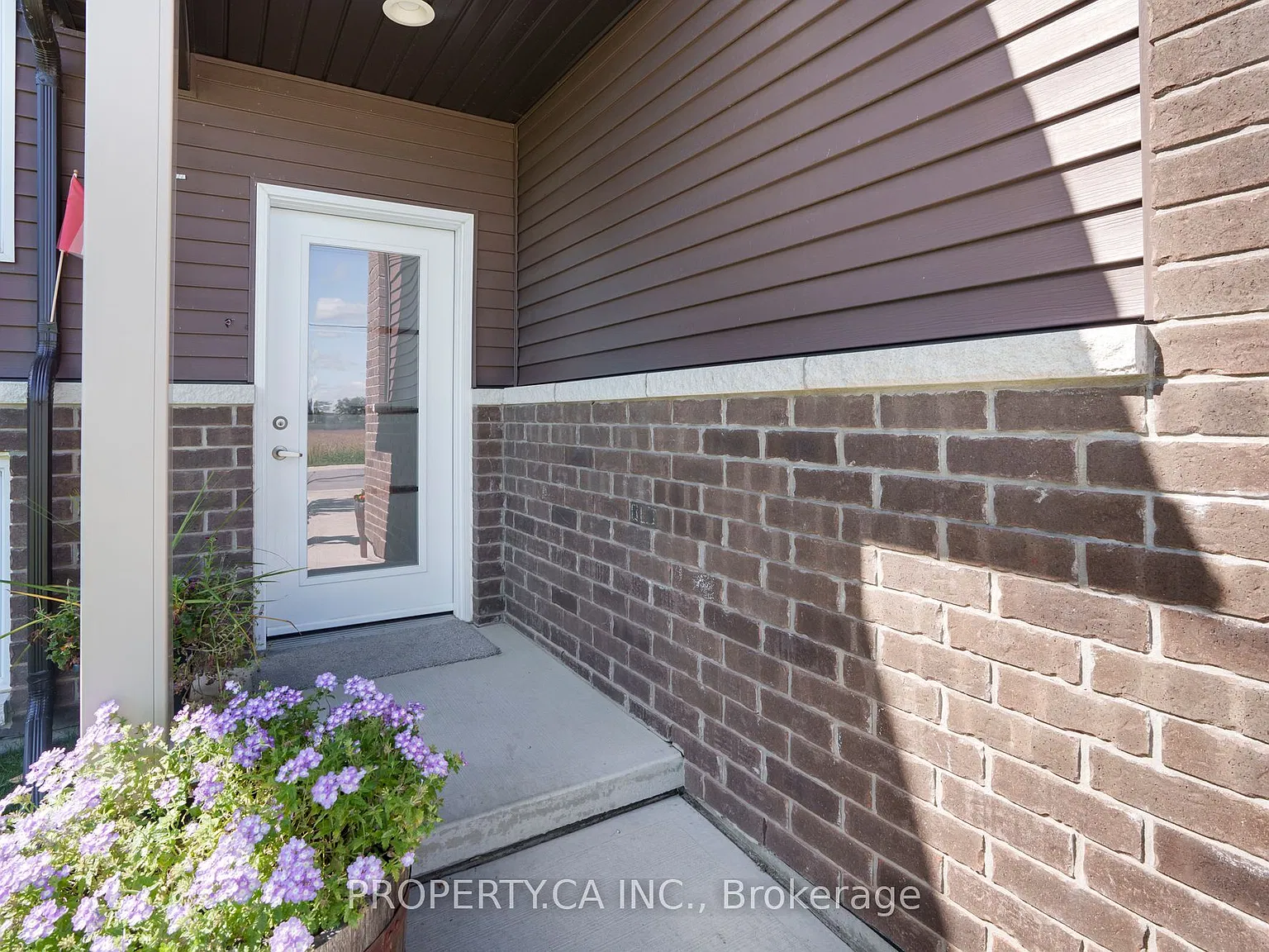 3 bed, $2,300 — Photo 3