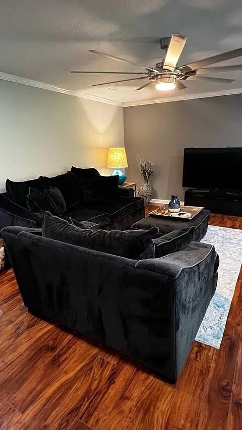 10513 Hinds St — Photo 3